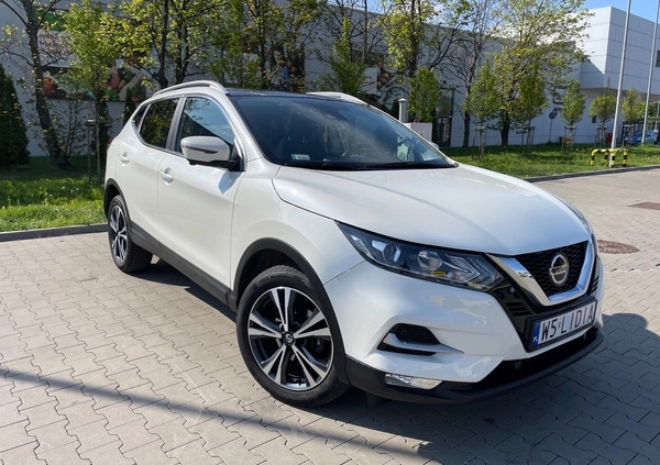 Nissan Qashqai cena 93000 przebieg: 52000, rok produkcji 2021 z Piastów małe 154